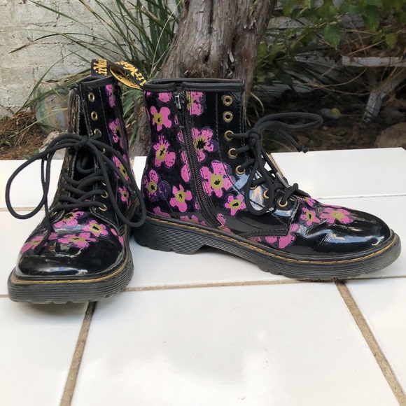 Dr. Martens Black Floral Boots Size 4 Girls Combat Purple Flowers Lace Up 1460 - Picture 4 of 13